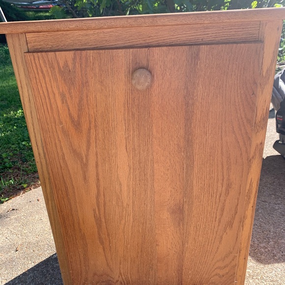 Trash holder/desk - Picture 1 of 5